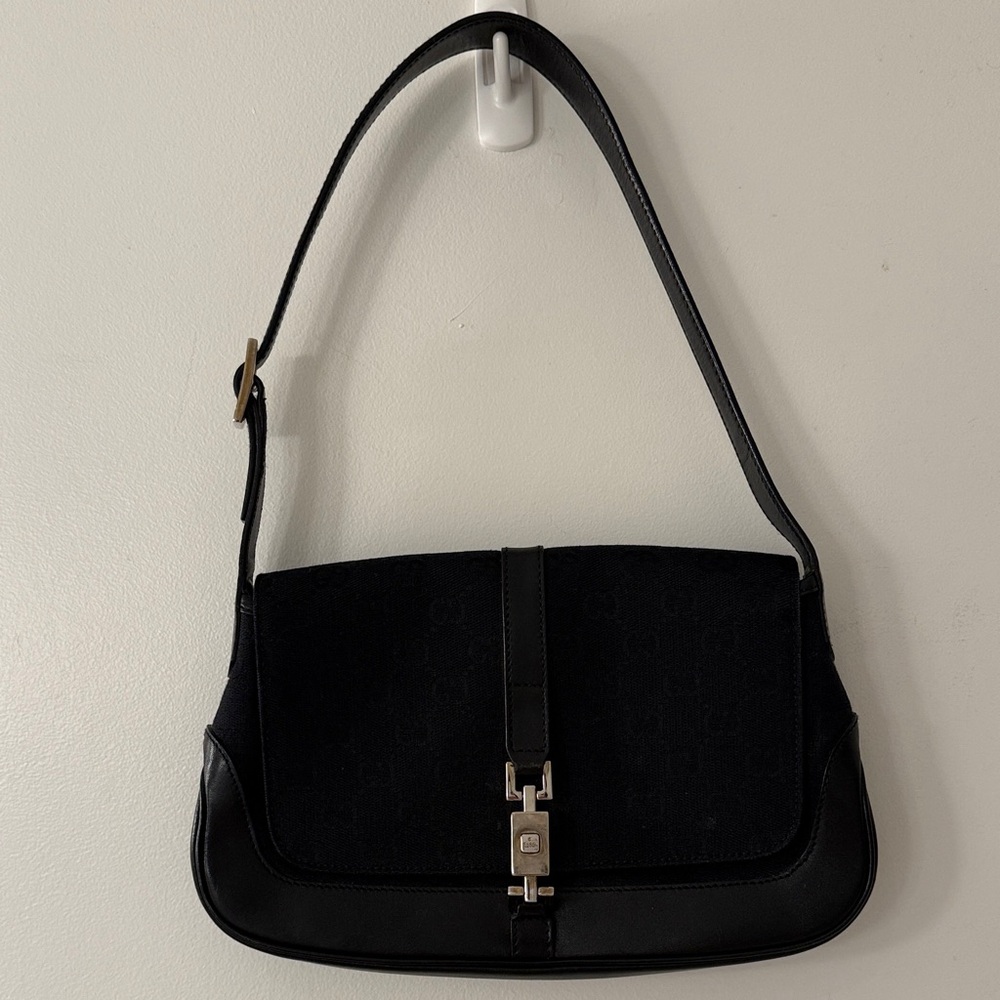 Authentic vintage Gucci bag! Timeless